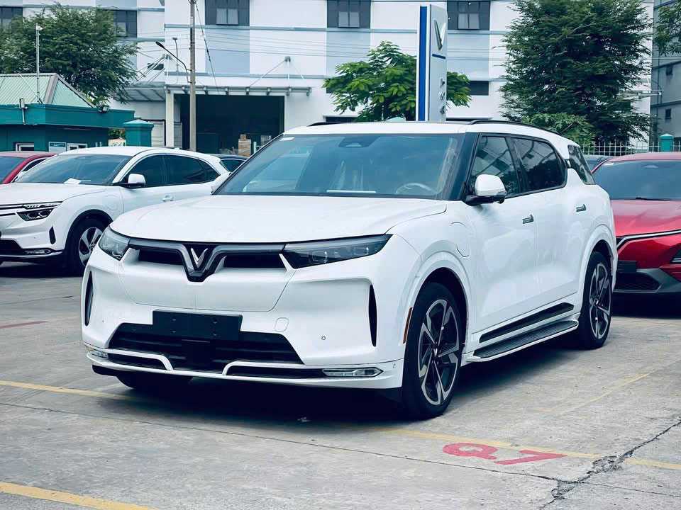 vf9 mau trang vinfast hochiminh.com .vn Hệ thống Đại lý VinFast tại Thành phố Hồ Chí Minh